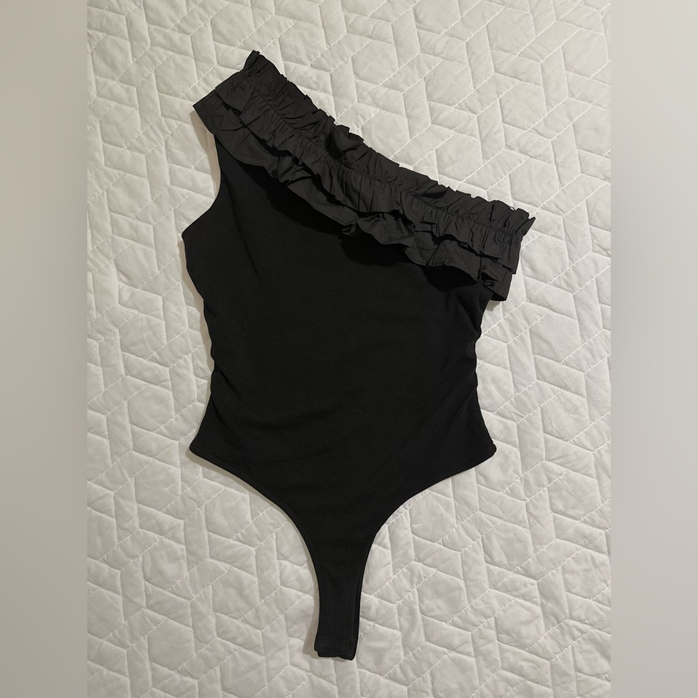 Women’s Endless Rose Ruffled Asymmetrical Bodysuit Size M
